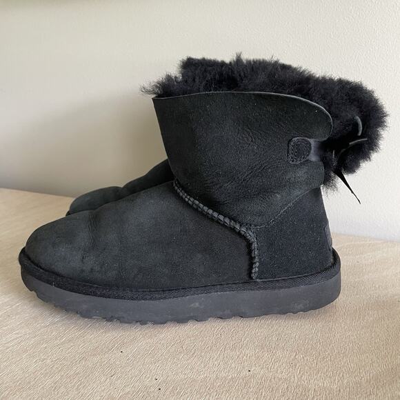 UGG Mini Bailey Bow Boots - Picture 1 of 12
